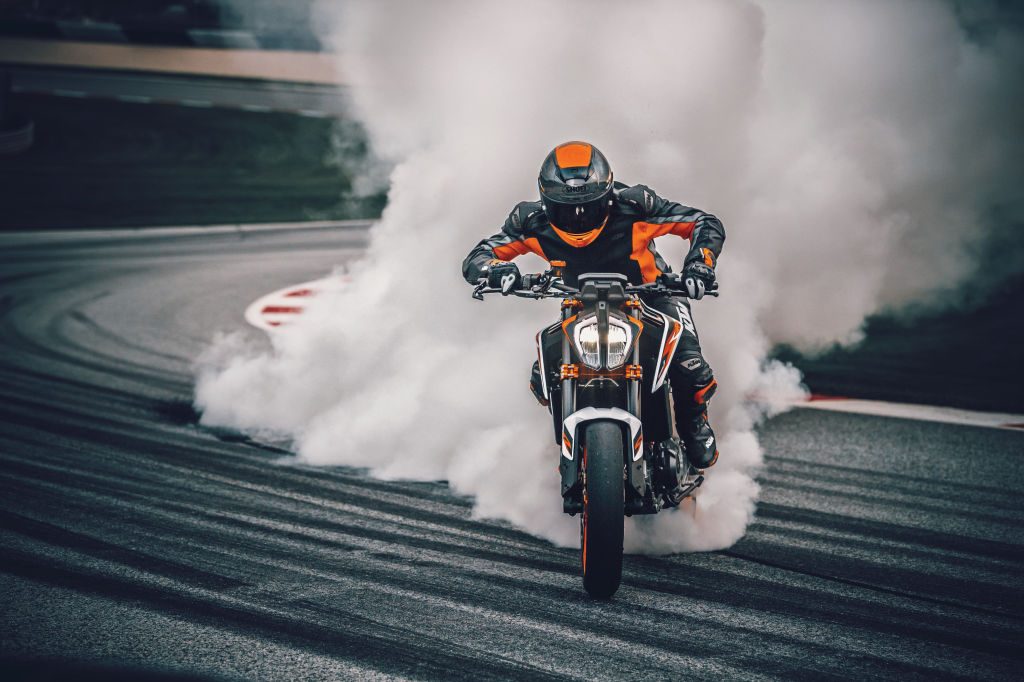 더욱 날카로운 ‘R’, KTM 890 듀크 R 더욱 날카로운 ‘R’, KTM 890 듀크 R