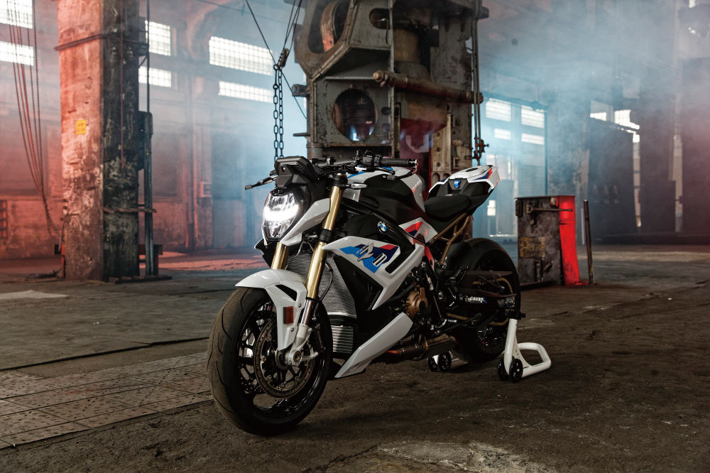 2021 BMW 뉴모델 공개 – S 1000 R / G 310 R / Definition CE 04