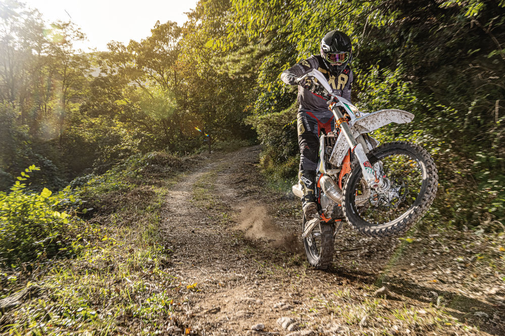 경쾌함을 넘은 날카로움, KTM 250 EXC TPI 식스데이즈 2021 경쾌함을 넘은 날카로움, KTM 250 EXC TPI 식스데이즈 2021
