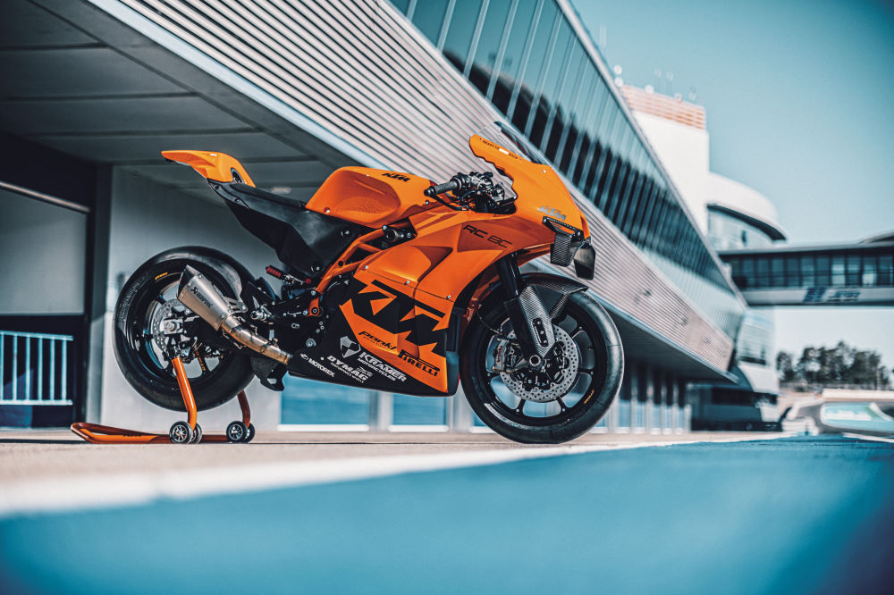 트랙만을 위해 탄생한 머신, KTM RC 8C 트랙만을 위해 탄생한 머신, KTM RC 8C