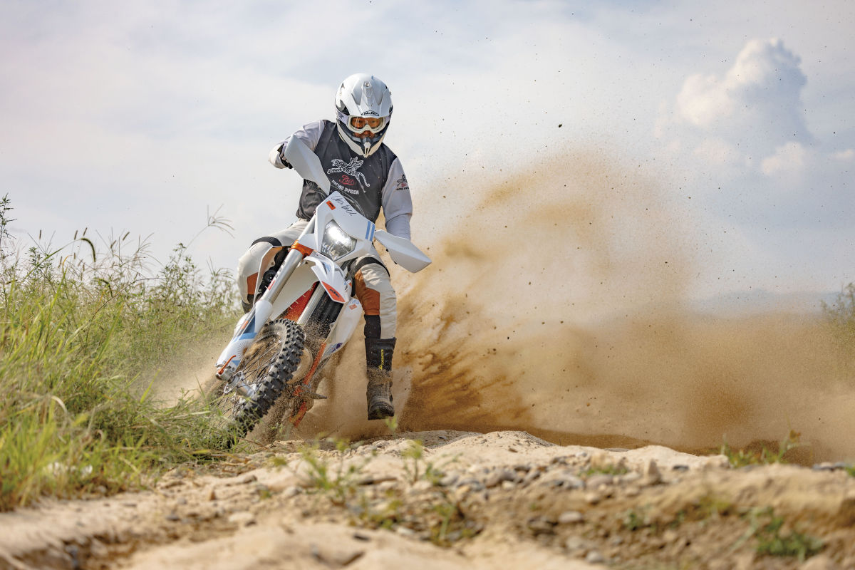 하드엔듀로 베스트 셀러, KTM 300 EXC SIXDAYS 2024