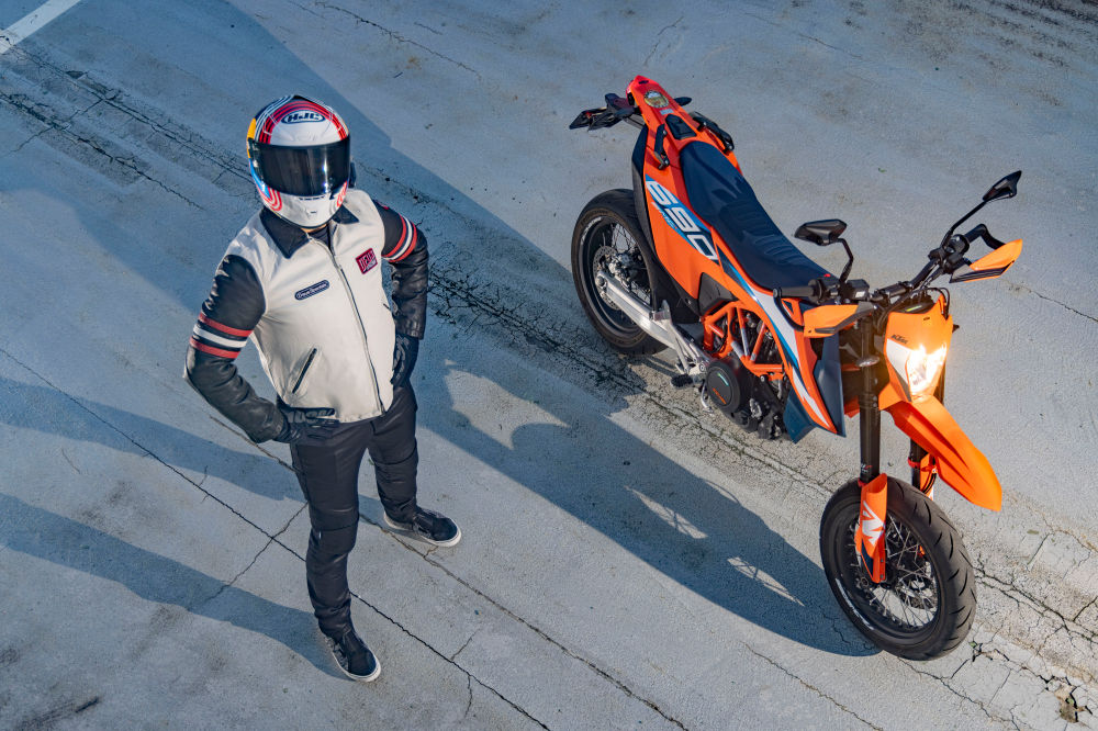 오랜 고집과 신념, KTM 690 SMC R 2023