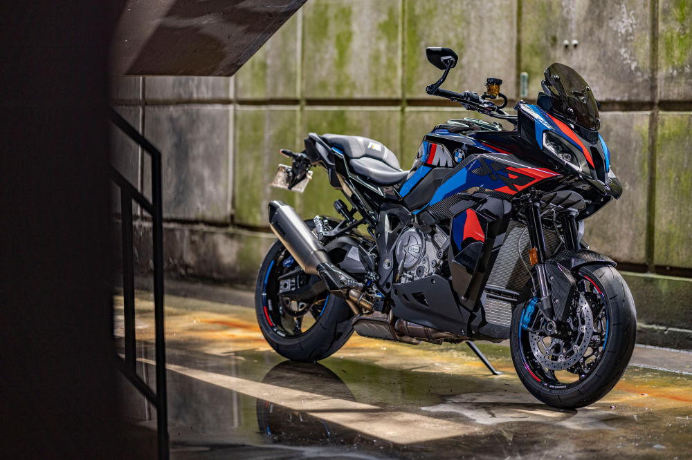 지금껏 없었던 장르의 슈퍼바이크, BMW 모토라드 M 1000 XR