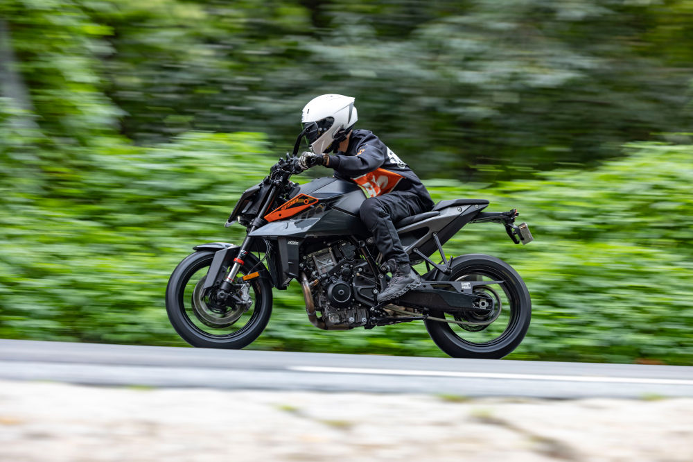 진화된 퍼포먼스의 새로운 기준, KTM 990 듀크
